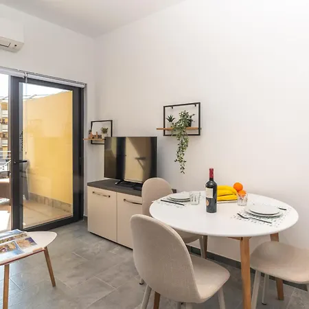 Apartment Isola 1 And 2 - Happy *
